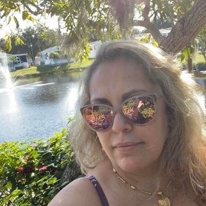 Meet your Posher, Celia